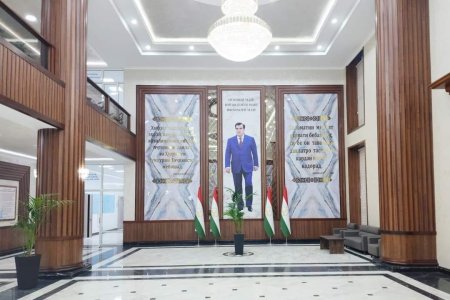 Лаҳза аз маросими ифтитоҳ